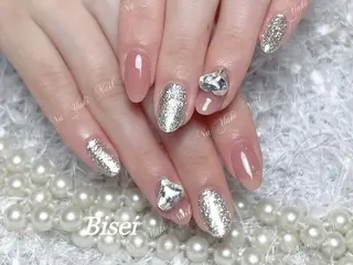 ネイル 🦋 Queenieのネイルデザイン