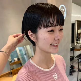 ショート カラー 縮毛矯正ボブ&顔まわ レイヤー♡TOMOEのヘアスタイル