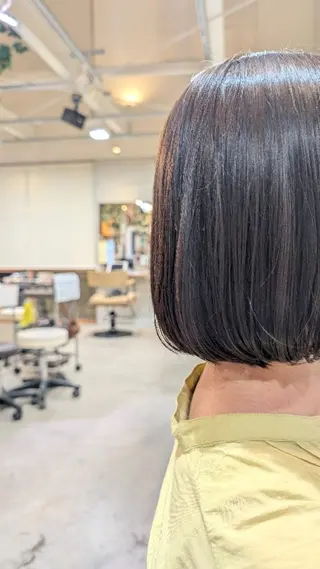 ミディアム 【女性限定】 しおりのヘアスタイル