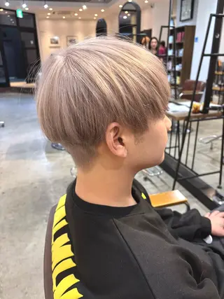 ショート カラー 🫧艶髪/透明感🫧 EIGHT副店長丸山のヘアスタイル