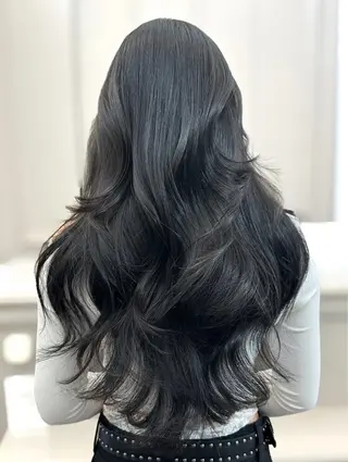 ロング カラー 名免良 一冴のヘアスタイル