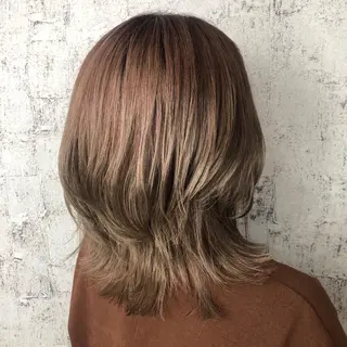 ミディアム カラー 小顔レイヤー/ ベージュ🤍Rieのヘアスタイル