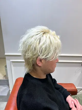 ショート カラー パーマ メンズ 新谷 虎太郎のヘアスタイル