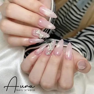 ネイル Aura Nail Studioのネイルデザイン