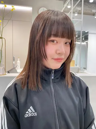ミディアム カラー 青木 優歩のヘアスタイル