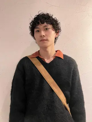 ミディアム パーマ メンズ メンズ専門ブリー チカラー⚡️リュウジのヘアスタイル