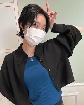ショート ウルフカット／吉村 桃子のヘアスタイル