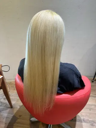 ロング フカサワ シホのヘアスタイル