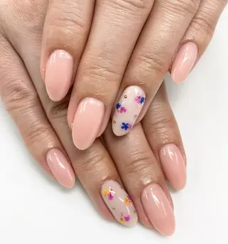 ネイル 吉田 (ネイリスト)のネイルデザイン