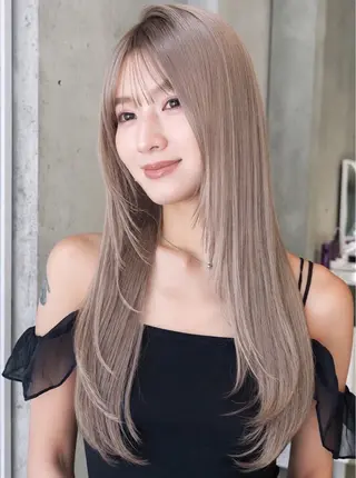 ロング カラー ブリーチ透明カラー/ レイヤーカット海希のヘアスタイル