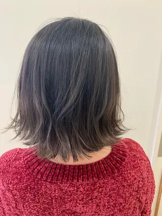 ショート カラー ぱつっとボブ/ 小野あかねのヘアスタイル
