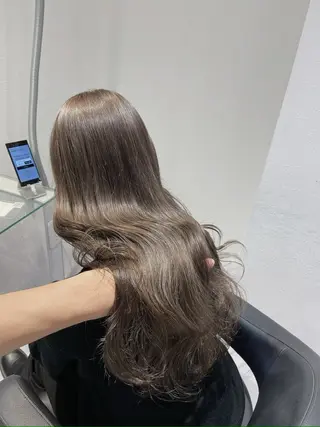 セミロング カラー センターパート特化 井上健太のヘアスタイル
