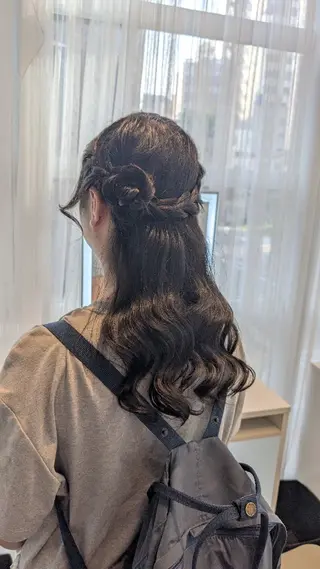 セミロング ヘアアレンジ 似合わせヘアメイク 🫧moko🫧のヘアスタイル
