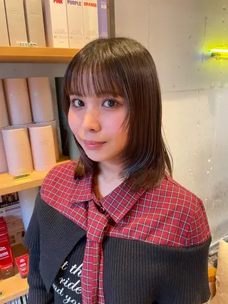 ミディアム EIGHT サイショ ミズキのヘアスタイル