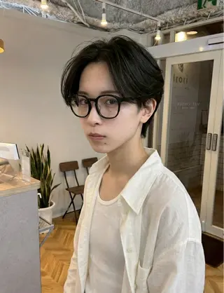 ショート パーマ メンズ 戸澤 彪我のヘアスタイル