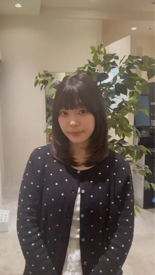 セミロング ナチュラルヘア🌱| レイヤー|めぐのヘアスタイル