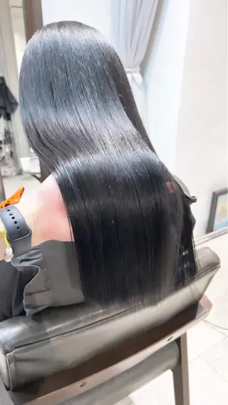 ロング カラー 🫧艶ダブルカラー ブリーチ🫧トモヤのヘアスタイル