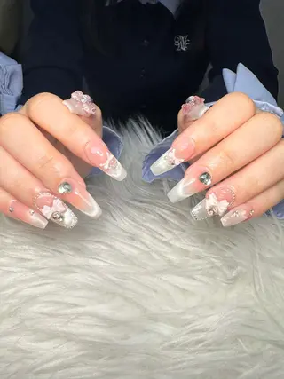 ネイル T. Leeのネイルデザイン
