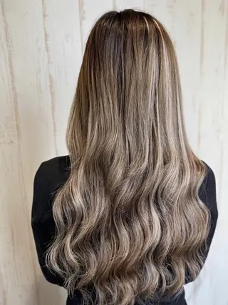 ロング カラー ヘアアレンジ チビ編み込みエクステ シールエクステのヘアスタイル