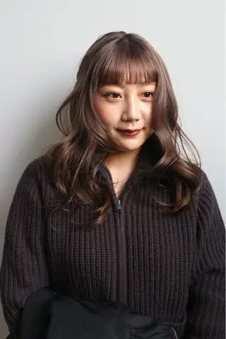 セミロング カラー AKO .のヘアスタイル