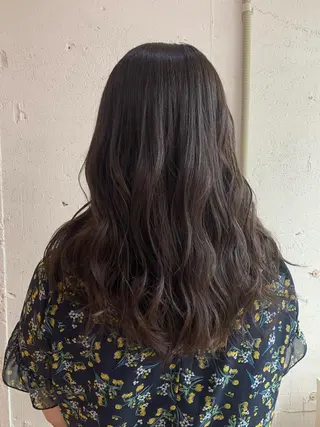 セミロング カラー EIGHT 中川原 菜々子のヘアスタイル