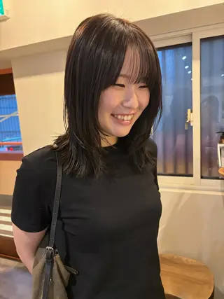 ミディアム カラー 土川 陽菜のヘアスタイル