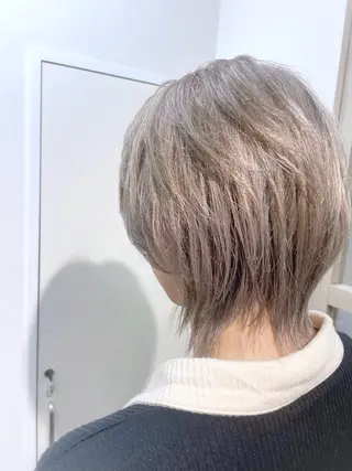ミディアム カラー ☁️ケアブリーチ¦ ウルフ¦Shioriのヘアスタイル