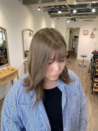 セミロング カラー Felice Erikaのヘアスタイル