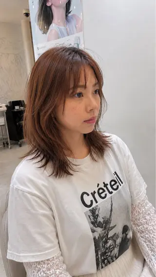 ミディアム 朝尾 愛花のヘアスタイル