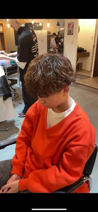ショート ツイスパ/シャドウ 新井のヘアスタイル