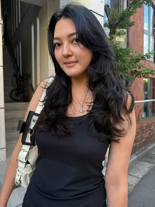 ロング レイヤーカット\ウル フ chinatsuのヘアスタイル