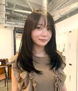 セミロング カラー Miyu .のヘアスタイル