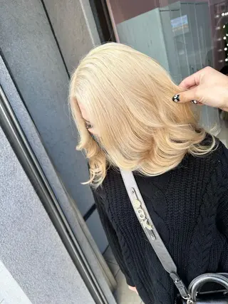 セミロング カラー 町田ブリーチ特化 MANATOのヘアスタイル
