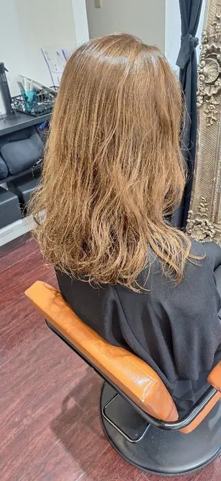 ロング カラー LOREM rei のヘアスタイル