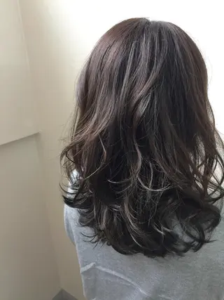 ミディアム セミロング ロング カラー パーマ 若杉 諒のヘアスタイル