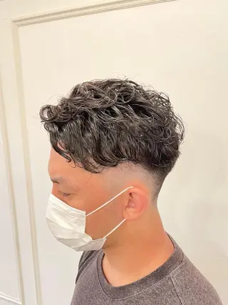 ショート パーマ 【24時まで営業✨】 吉本　成樹のヘアスタイル