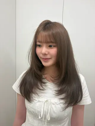 ロング 柔らかベージュ🐈／ 艶カラー／towaのヘアスタイル
