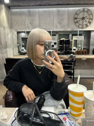 ショート カラー ✨韓国艶髪✨ケア ブリーチ🫧アキラのヘアスタイル