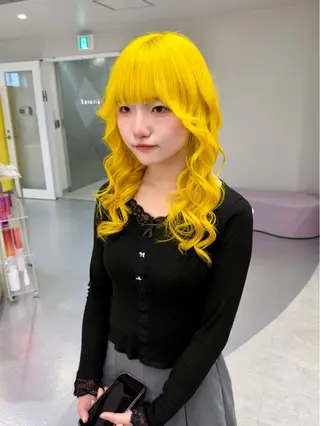 セミロング カラー RIHO🎀栄 ハイトーン×顔周りのヘアスタイル