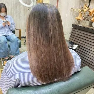 セミロング カラー 勝河 怜楊のヘアスタイル