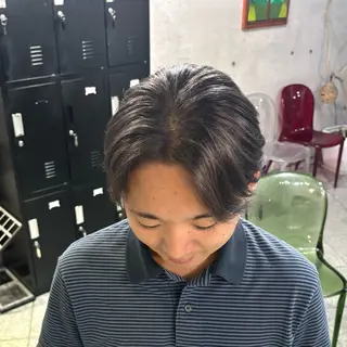 カラー HAGA HINAのヘアスタイル
