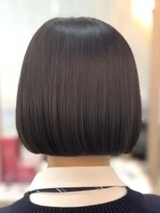 ショート カラー 💜eluあやね💜 🫧カラー・縮毛矯正のヘアスタイル