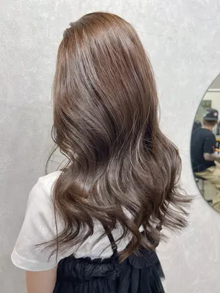 セミロング カラー YUI ハイトーンカラーのヘアスタイル