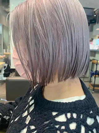 ショート カラー ヘアアレンジ サナ🌱 切りっぱなしボブのヘアスタイル