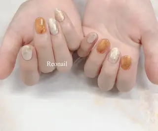 ミディアム ネイル Blowe ニュアンスのネイルデザイン