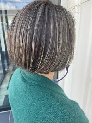 ショート カラー 田中 沙織のヘアスタイル