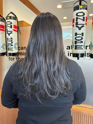 カラー 中村 由紀のヘアスタイル
