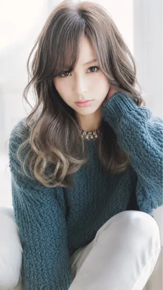 ロング カラー 佐伯 りょうのヘアスタイル