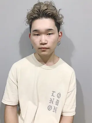 ショート カラー メンズ 山下 亮輔のヘアスタイル