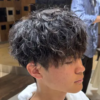 ショート カラー パーマ ヘアアレンジ メンズ 池袋西口メンズパーマ 特化 石見柊羽のヘアスタイル